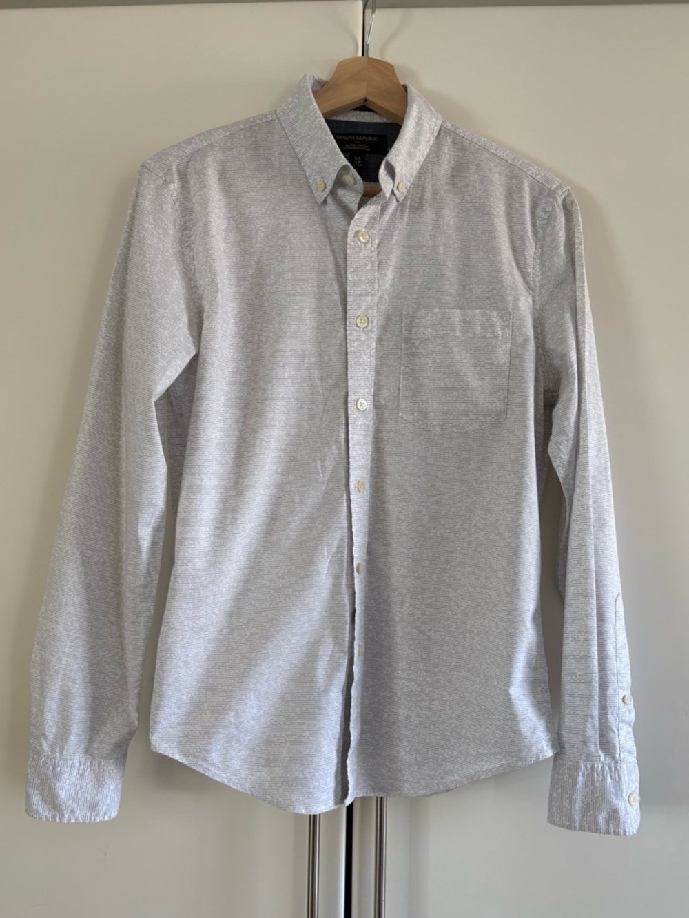 Banana Republic Light Gray Button-Down Shirt Men’s XS